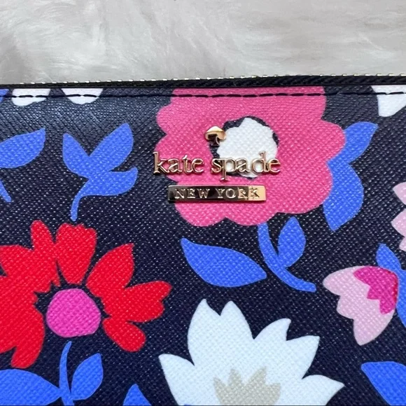 New! Rare KATE SPADE Cameron Street Daisy Lacey Leather Zip Around Wallet - Picture 3 of 7
